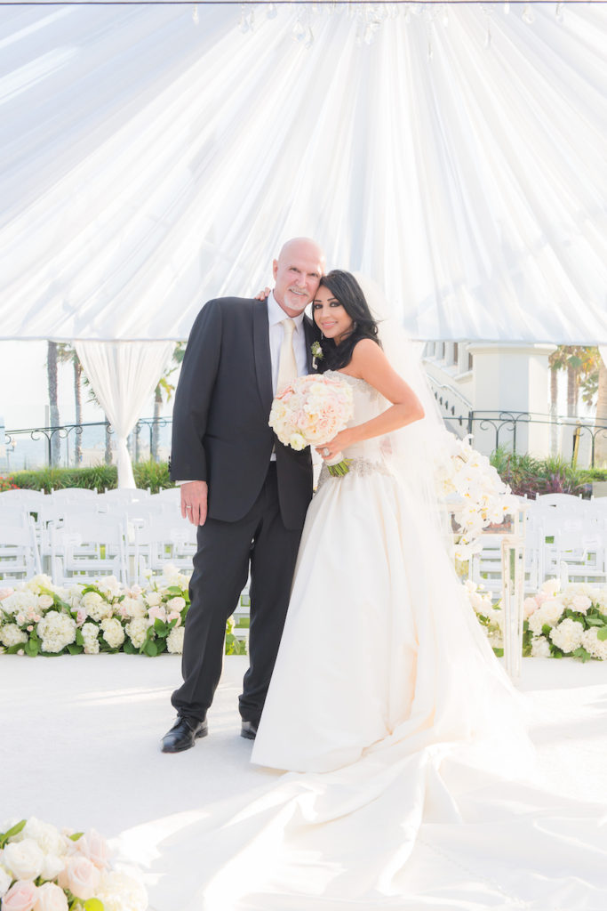 huntingtonbeachwedding_flowersbycina_insideweddings_5