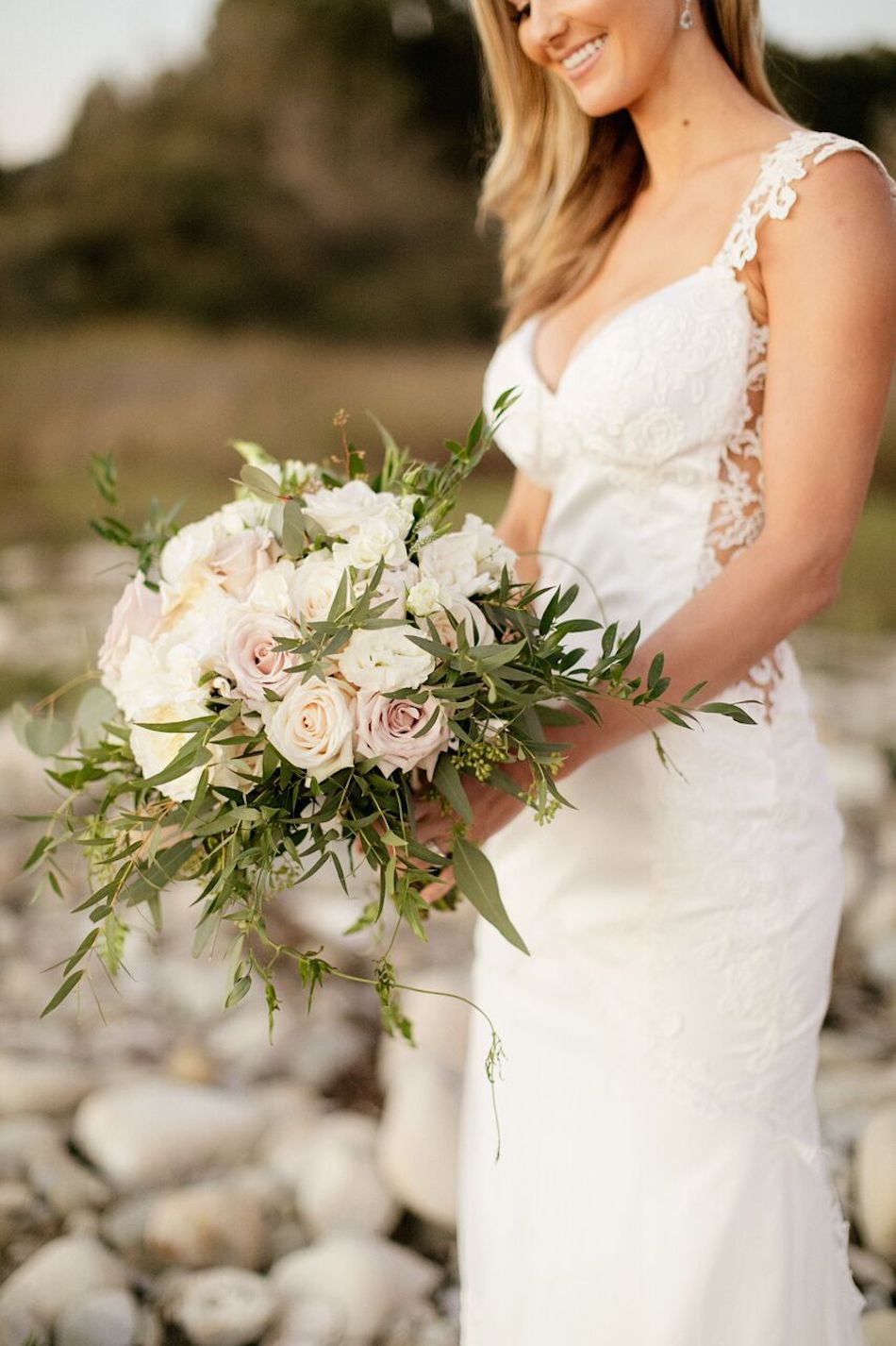 bride, elegant white, white wedding, bouquet, wedding flowers, flowers by cina