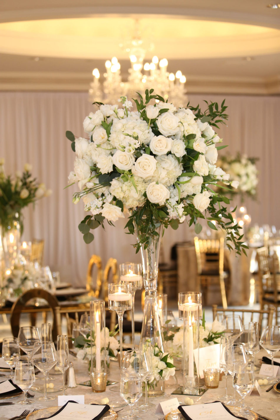 white centerpiece, white elevated centerpiece, white blooms, floral design, florist, wedding florist, wedding flowers, orange county weddings, orange county wedding florist, orange county florist, orange county floral design, flowers by cina