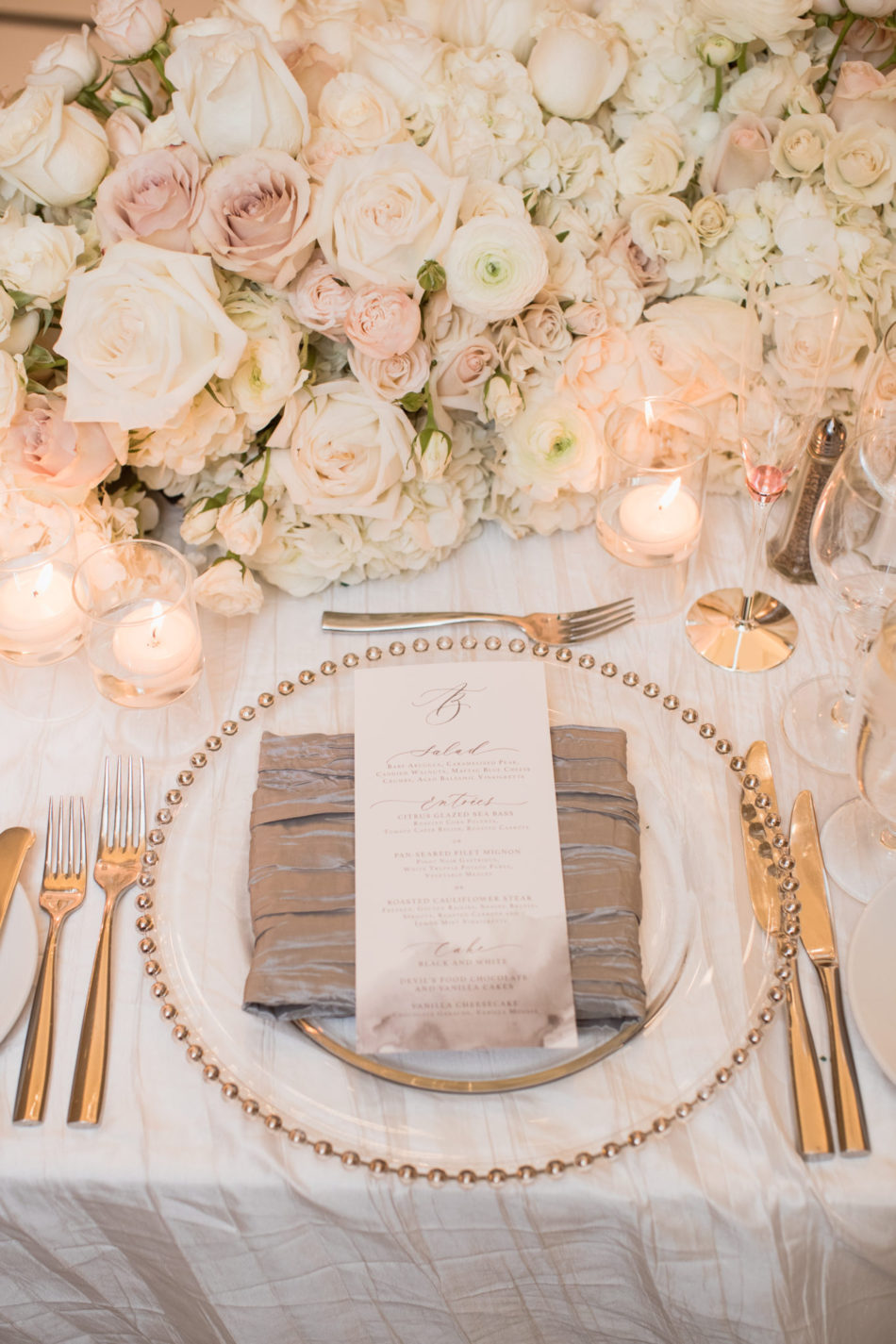 blush centerpiece, romantic tabletop, white wedding tabletop, floral design, florist, wedding florist, wedding flowers, orange county weddings, orange county wedding florist, orange county florist, orange county floral design, flowers by cina