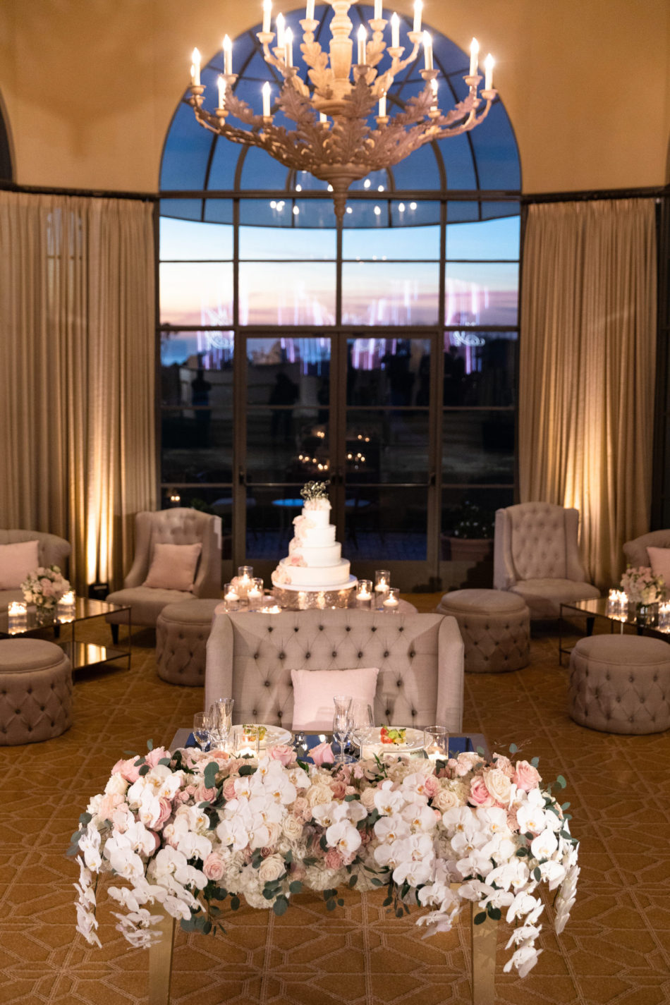 sweetheart table, white blooms, blush blooms, floral design, florist, wedding florist, wedding flowers, orange county weddings, orange county wedding florist, orange county florist, orange county floral design, flowers by cina