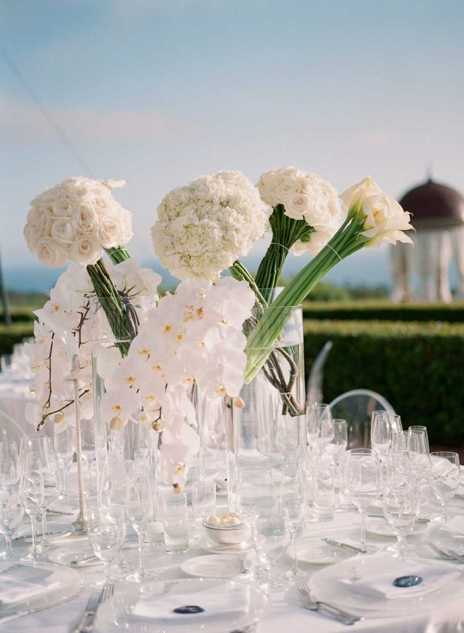 white blooms, white centerpiece, white tabletop decor, floral design, florist, wedding florist, wedding flowers, orange county weddings, orange county wedding florist, orange county florist, orange county floral design, flowers by cina