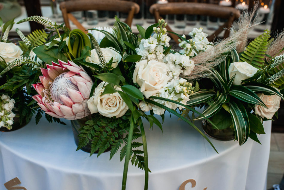 modern centerpiece, sweetheart table centerpiece, modern centerpiece, floral design, florist, wedding florist, wedding flowers, orange county weddings, orange county wedding florist, orange county florist, orange county floral design, flowers by cina