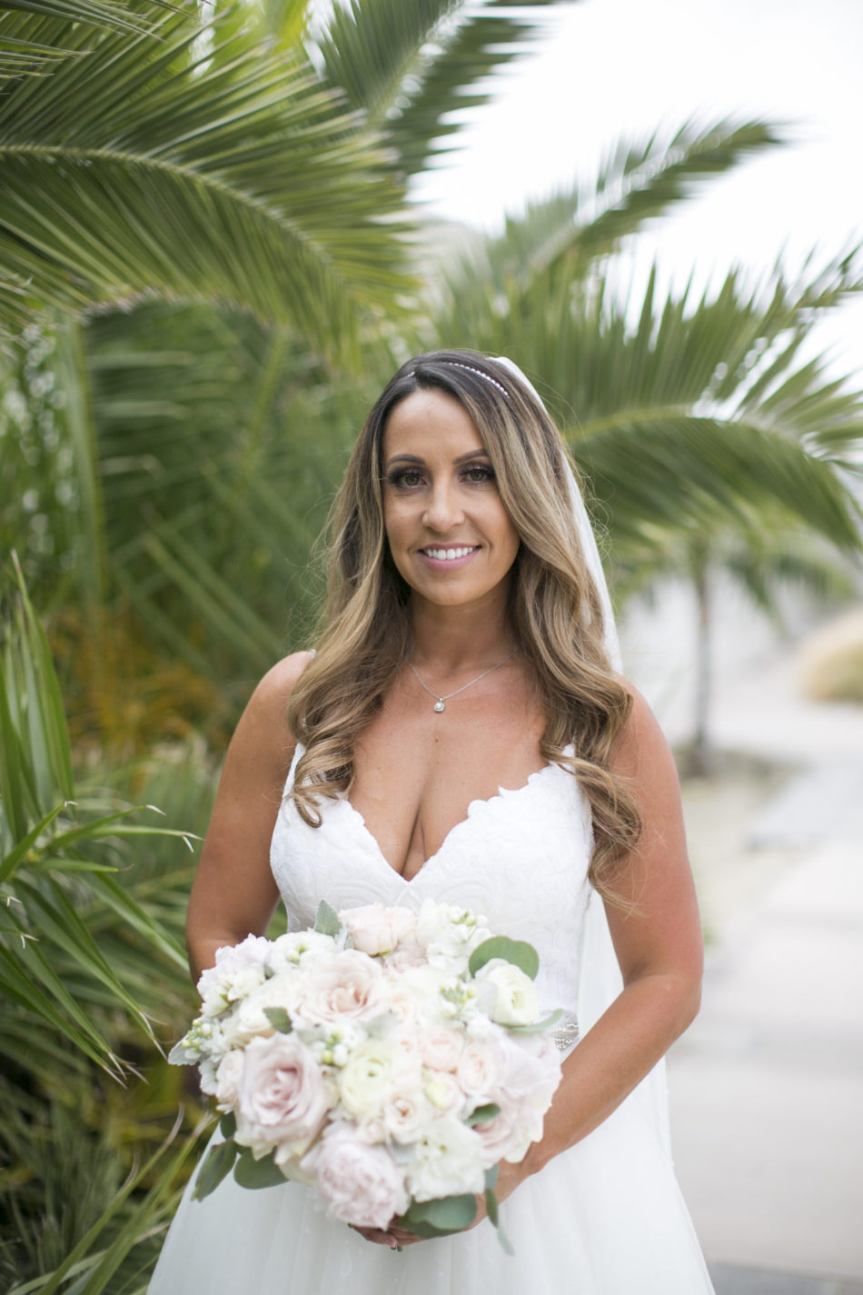 bride, bridal bouquet, blush bouquet, floral design, florist, wedding florist, wedding flowers, orange county weddings, orange county wedding florist, orange county florist, orange county floral design, flowers by cina