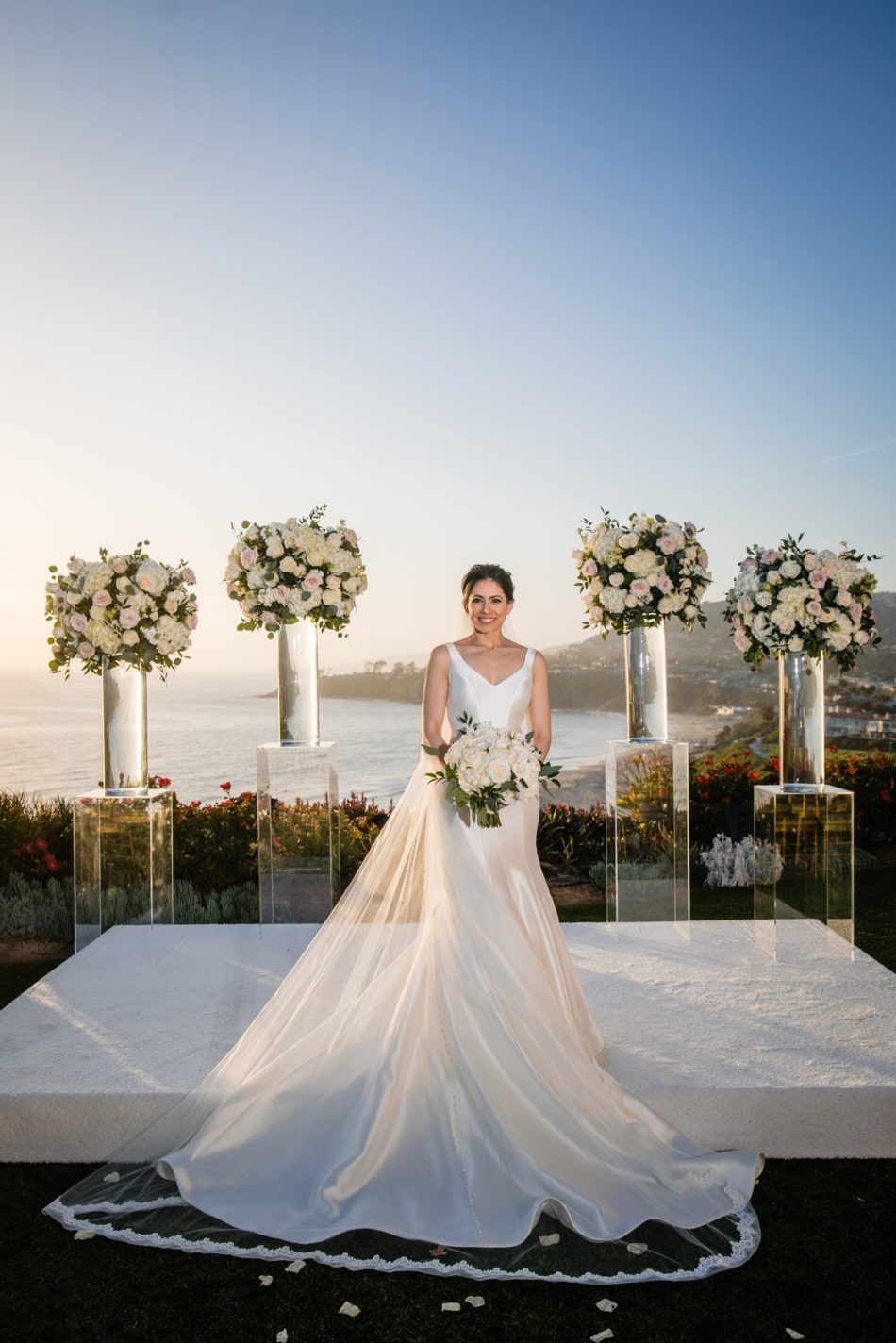 bride, oceanfront bride, white ceremony setup, floral design, florist, wedding florist, wedding flowers, orange county weddings, orange county wedding florist, orange county florist, orange county floral design, flowers by cina