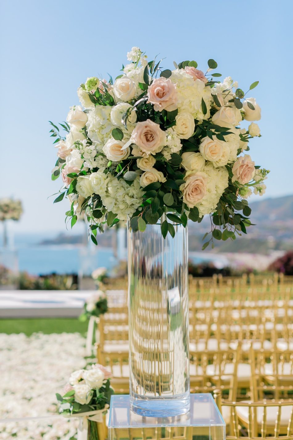 enchanted oceanfront wedding, ceremony florals, blush ceremony, white ceremony, floral design, florist, wedding florist, wedding flowers, orange county weddings, orange county wedding florist, orange county florist, orange county floral design, flowers by cina