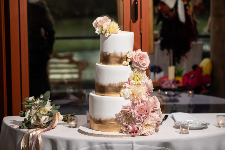 heartwarming persian wedding, gold cake decor, blush cake decor, wedding cake, floral design, florist, wedding florist, wedding flowers, orange county weddings, orange county wedding florist, orange county florist, orange county floral design, flowers by cina