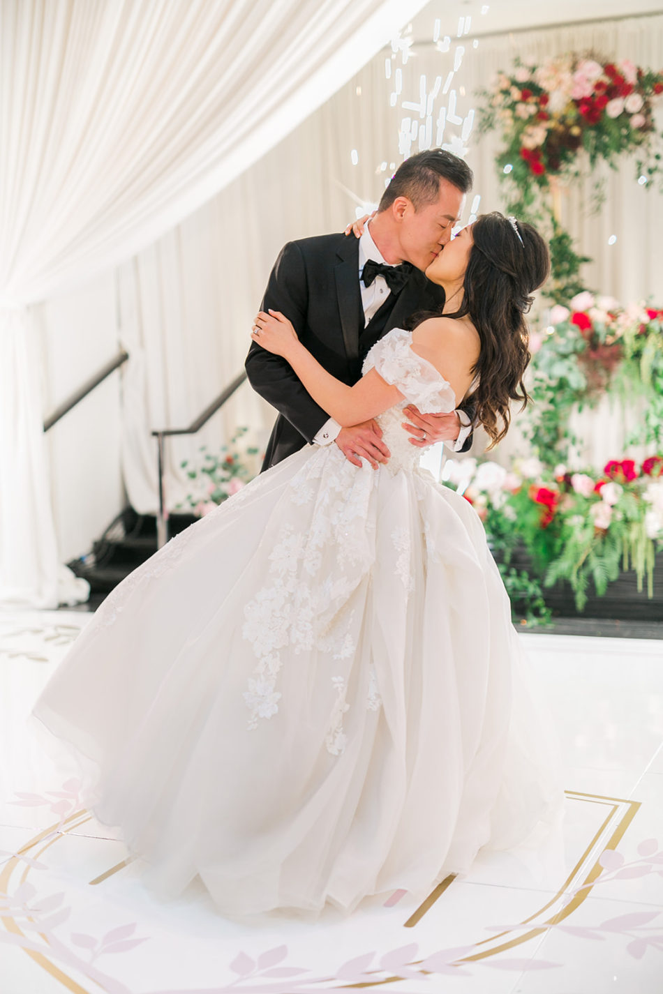 bride, groom, first dance. floral design, florist, wedding florist, wedding flowers, orange county weddings, orange county wedding florist, orange county florist, orange county floral design, flowers by cina