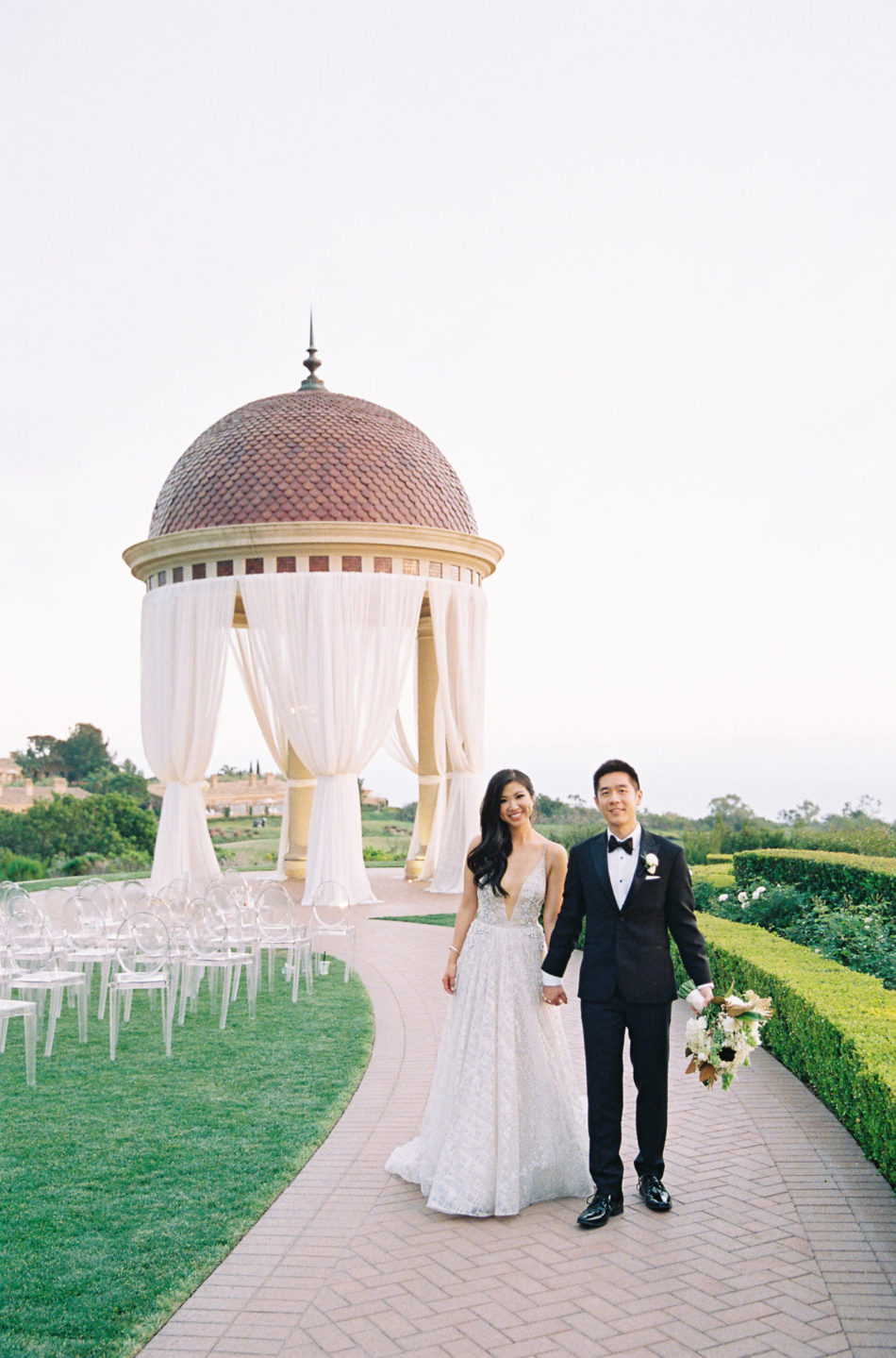 carats cake feature, pelican hill wedding, bride and groom, floral design, florist, wedding florist, wedding flowers, orange county weddings, orange county wedding florist, orange county florist, orange county floral design, flowers by cina