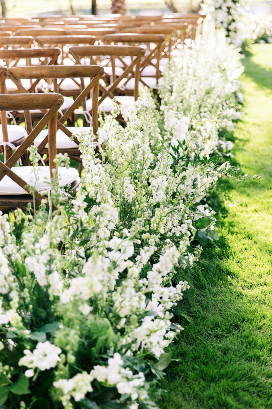 floral-lined aisle, white floral decor, exquisite white wedding, floral design, florist, wedding florist, wedding flowers, orange county weddings, orange county wedding florist, orange county florist, orange county floral design, flowers by cina