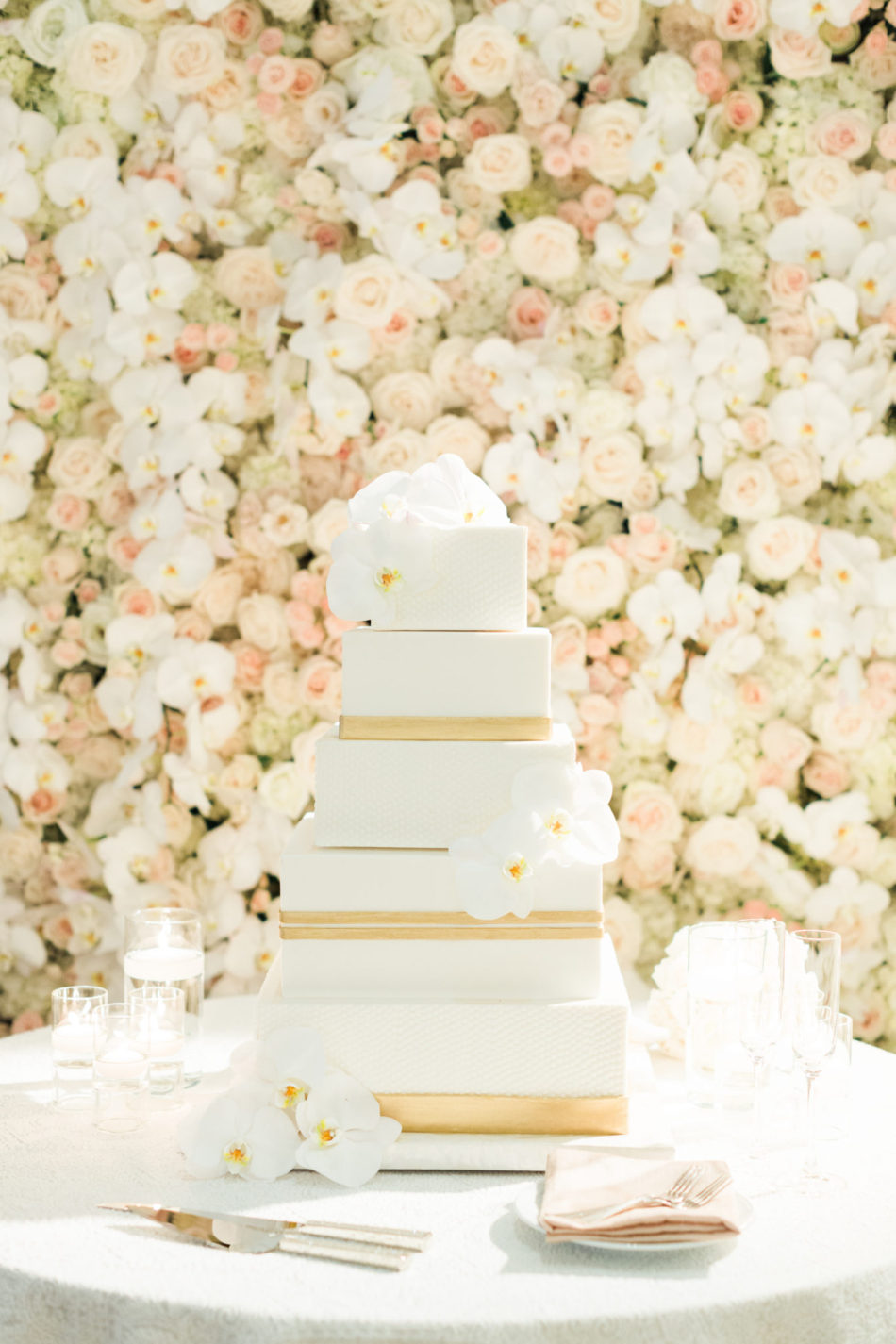 floral wall, white and gold wedding cake, romantic all-white wedding, floral design, florist, wedding florist, wedding flowers, orange county weddings, orange county wedding florist, orange county florist, orange county floral design, flowers by cina