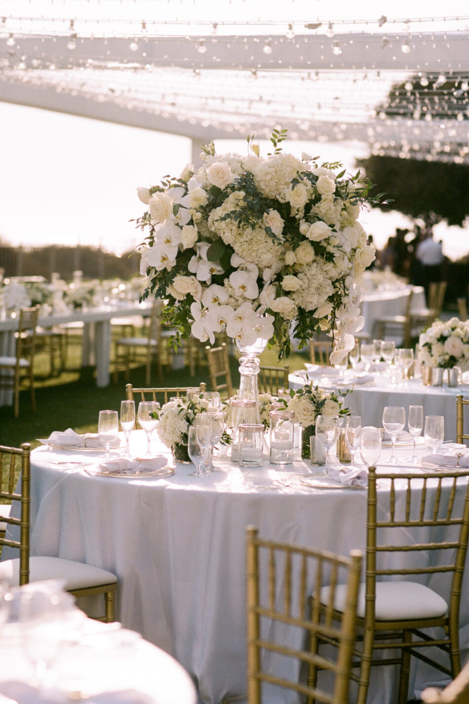 white centerpiece, white reception, beautiful floral-filled wedding, floral design, florist, wedding florist, wedding flowers, orange county weddings, orange county wedding florist, orange county florist, orange county floral design, flowers by cina