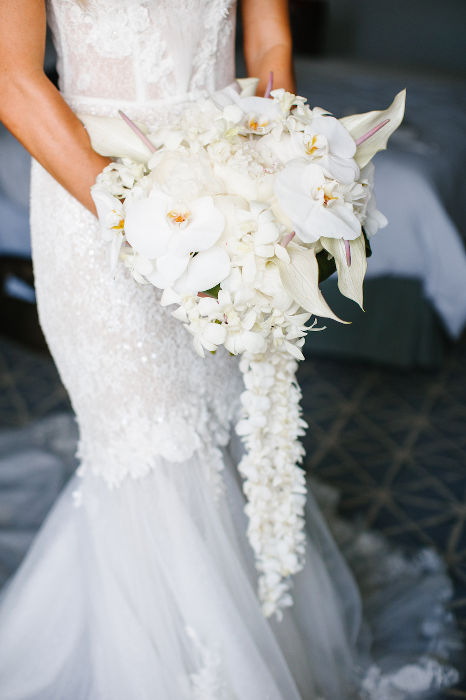 floral design, florist, wedding florist, wedding flowers, orange county weddings, orange county wedding florist, orange county florist, orange county floral design, flowers by cina, white bouquet, white bridal bouquet, cascading bouquet