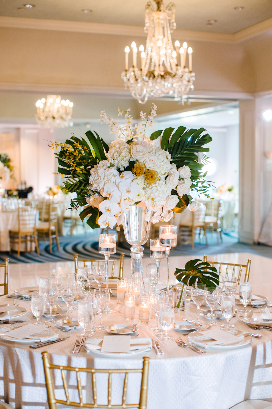 elevated centerpiece, all-white centerpiece, tropical centerpiece, floral design, florist, wedding florist, wedding flowers, orange county weddings, orange county wedding florist, orange county florist, orange county floral design, flowers by cina