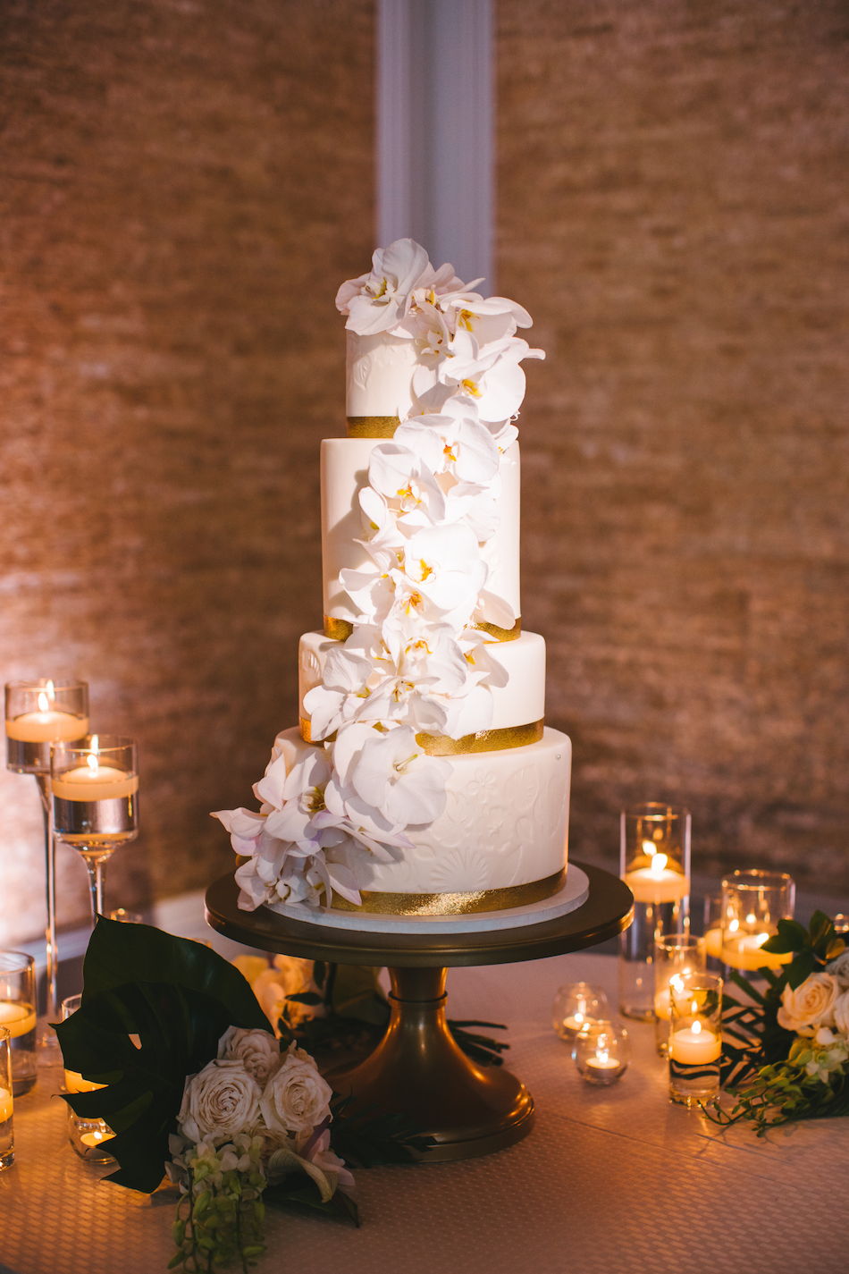 all-white wedding cake, wedding cake, gold decorated cake, floral design, florist, wedding florist, wedding flowers, orange county weddings, orange county wedding florist, orange county florist, orange county floral design, flowers by cina