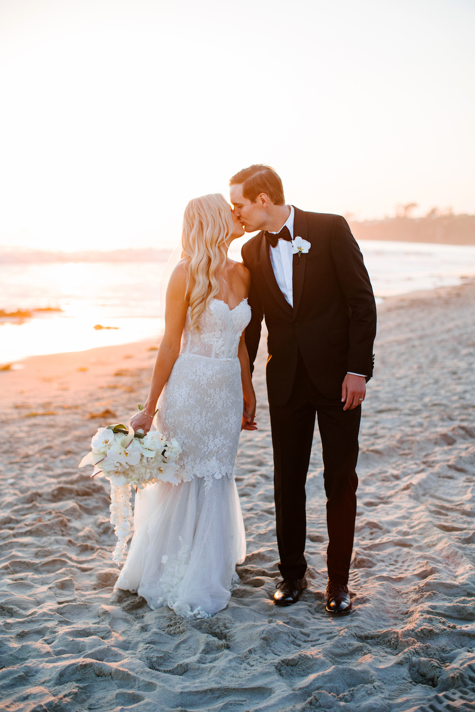 bride and groom, first kiss, newlyweds, floral design, florist, wedding florist, wedding flowers, orange county weddings, orange county wedding florist, orange county florist, orange county floral design, flowers by cina