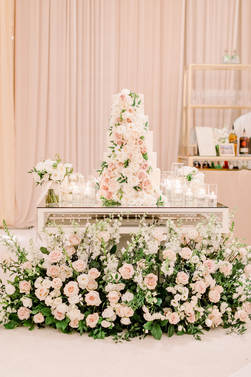 floral design, florist, wedding florist, wedding flowers, orange county weddings, orange county wedding florist, orange county florist, orange county floral design, flowers by cina, floral cake display, blush cake decor, wedding cake 