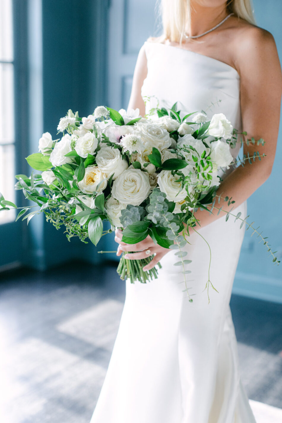 white bridal bouquet, white florals, white bouquet, floral design, florist, wedding florist, wedding flowers, orange county weddings, orange county wedding florist, orange county florist, orange county floral design, flowers by cina