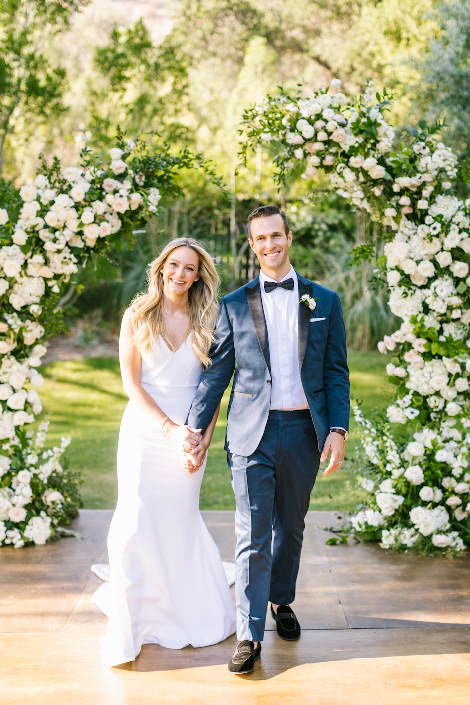 bride and groom, just married, floral arch, floral design, florist, wedding florist, wedding flowers, orange county weddings, orange county wedding florist, orange county florist, orange county floral design, flowers by cina