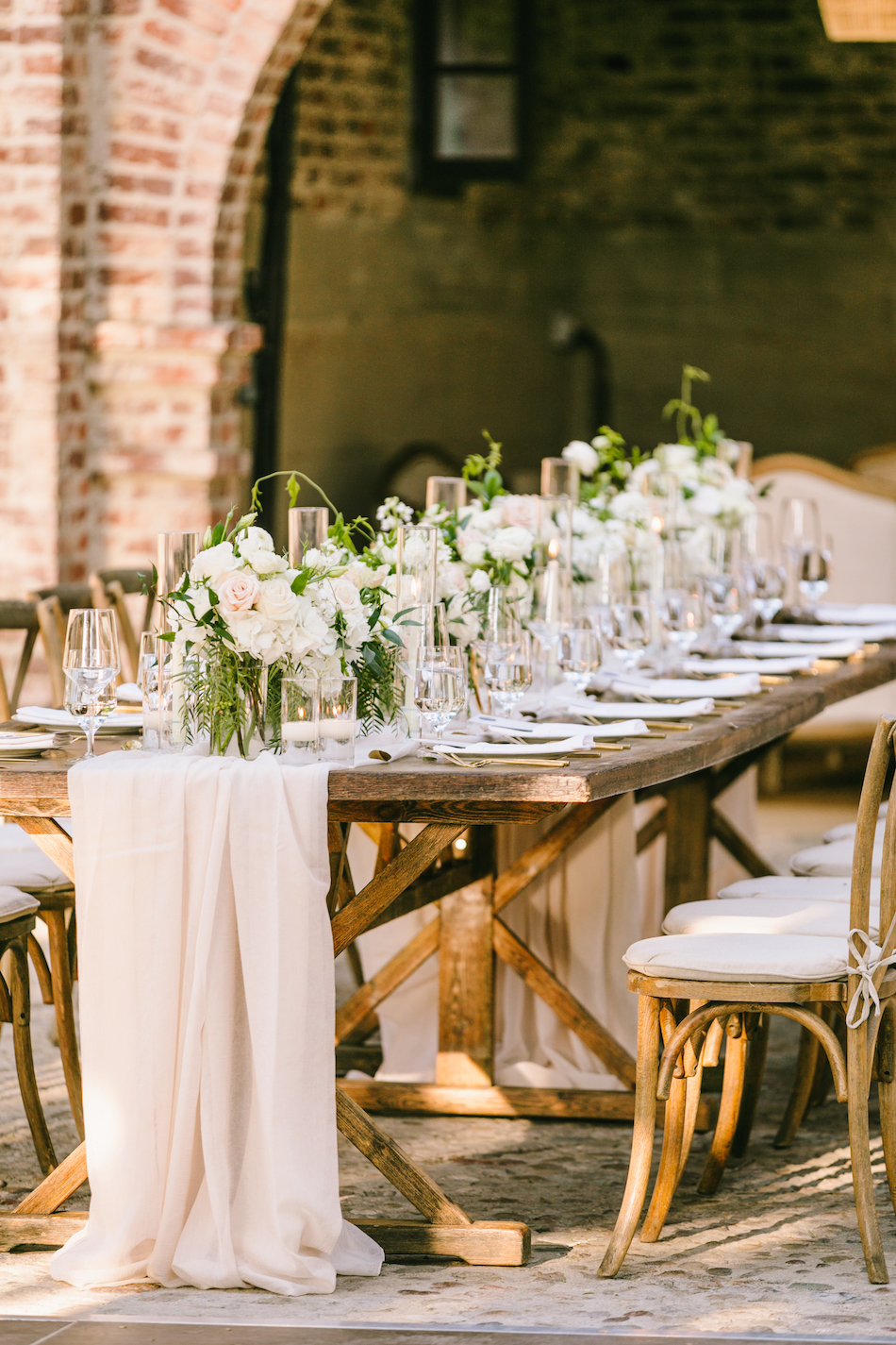 white centerpieces, reception decor, blush tablerunner, floral design, florist, wedding florist, wedding flowers, orange county weddings, orange county wedding florist, orange county florist, orange county floral design, flowers by cina