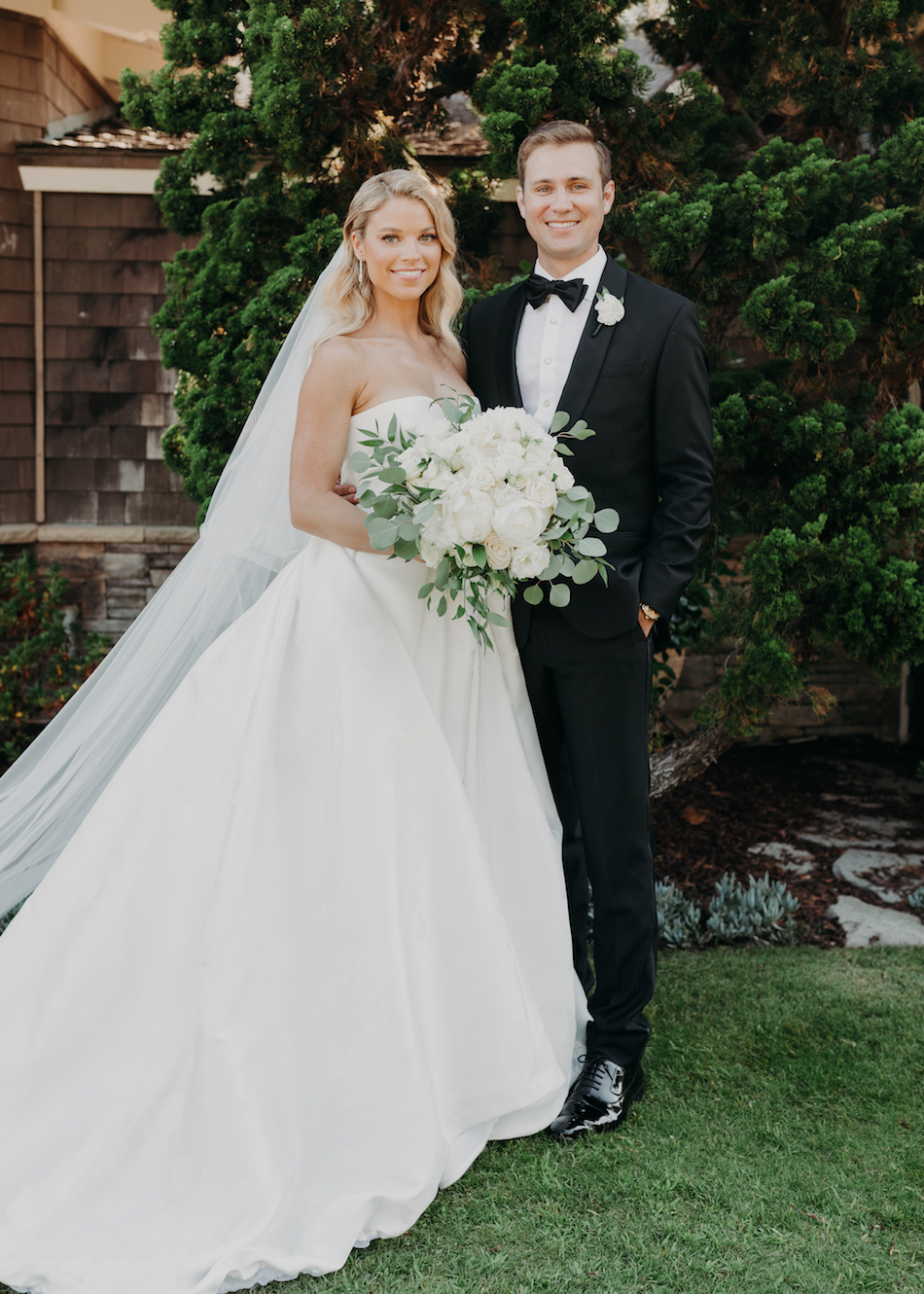 bride and groom, newlyweds, wedding day, floral design, florist, wedding florist, wedding flowers, orange county weddings, orange county wedding florist, orange county florist, orange county floral design, flowers by cina