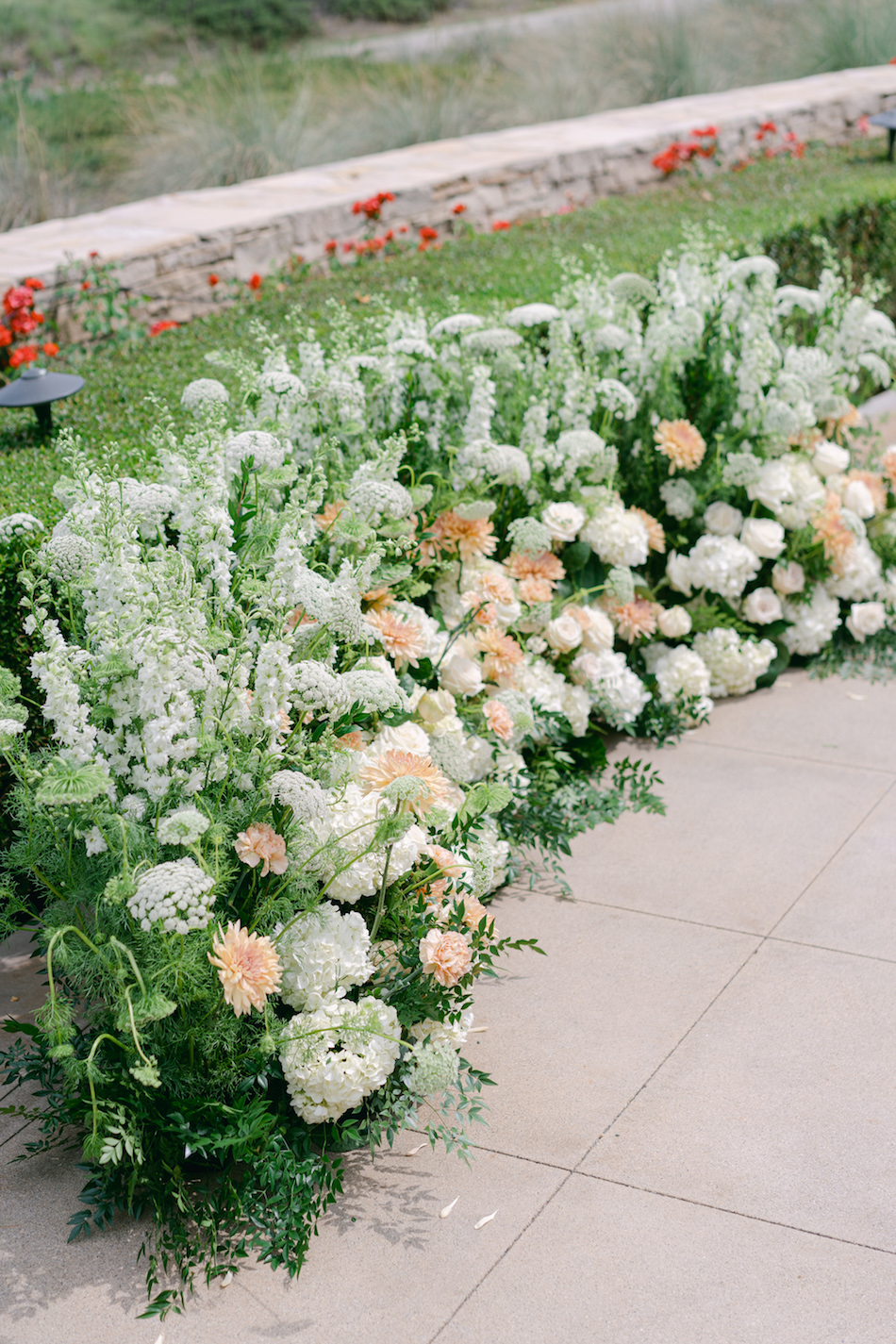 pastel blooms, lush ceremony florals, blush blooms, floral design, florist, wedding florist, wedding flowers, orange county weddings, orange county wedding florist, orange county florist, orange county floral design, flowers by cina