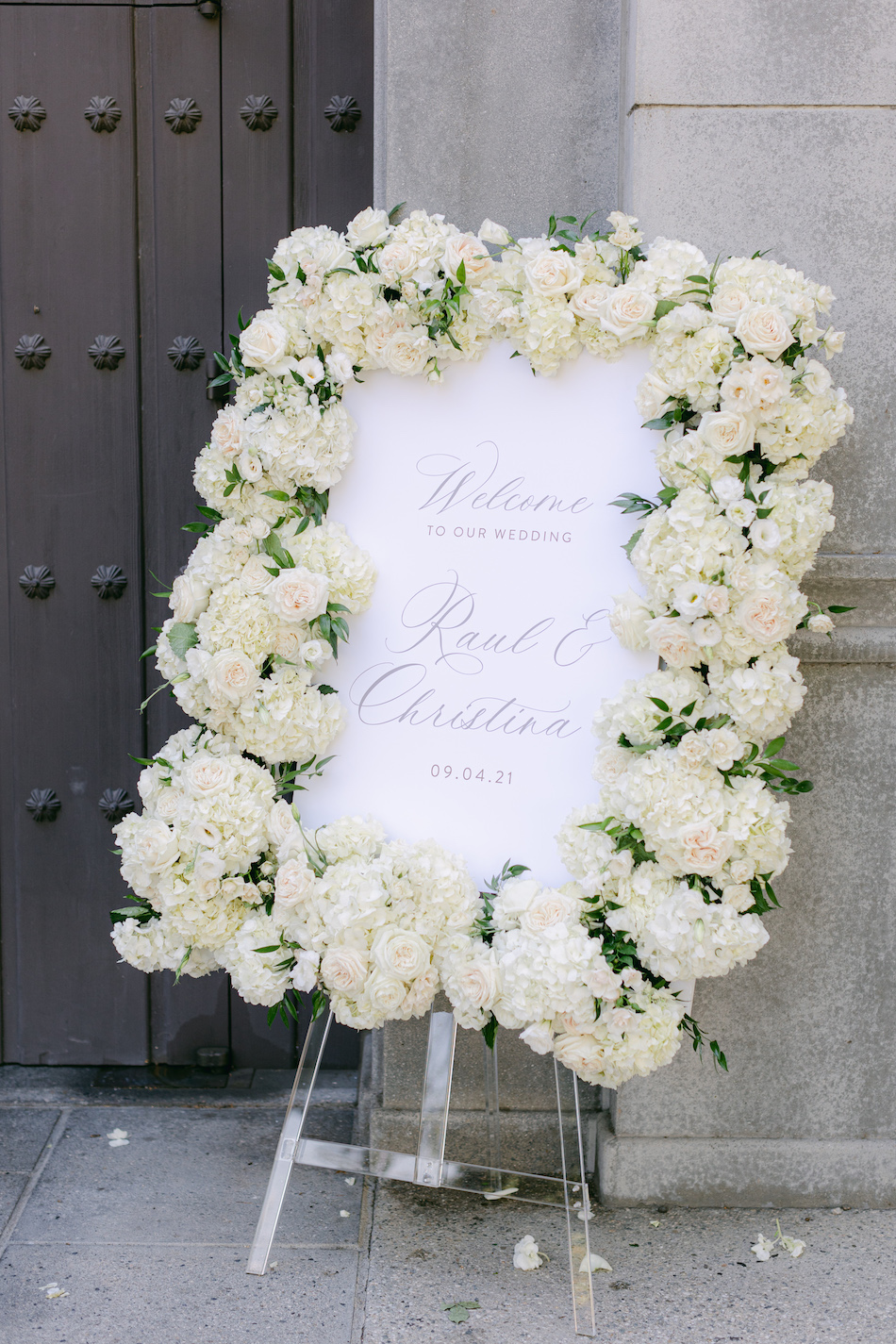 floral design, florist, wedding florist, wedding flowers, orange county weddings, orange county wedding florist, orange county florist, orange county floral design, flowers by cina, welcome sign, white floral decor, white ceremony decor