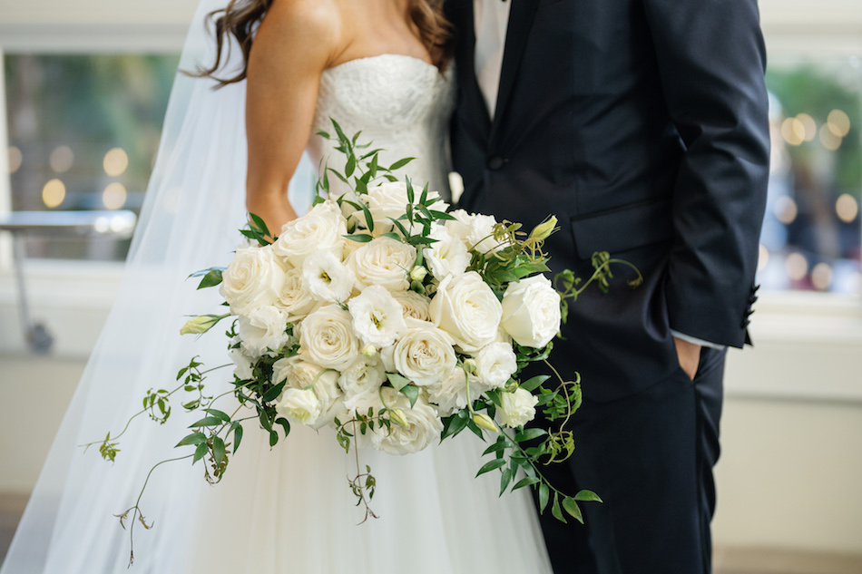 floral design, florist, wedding florist, wedding flowers, orange county weddings, orange county wedding florist, orange county florist, orange county floral design, flowers by cina, white bouquet, bridal bouquet, white blooms