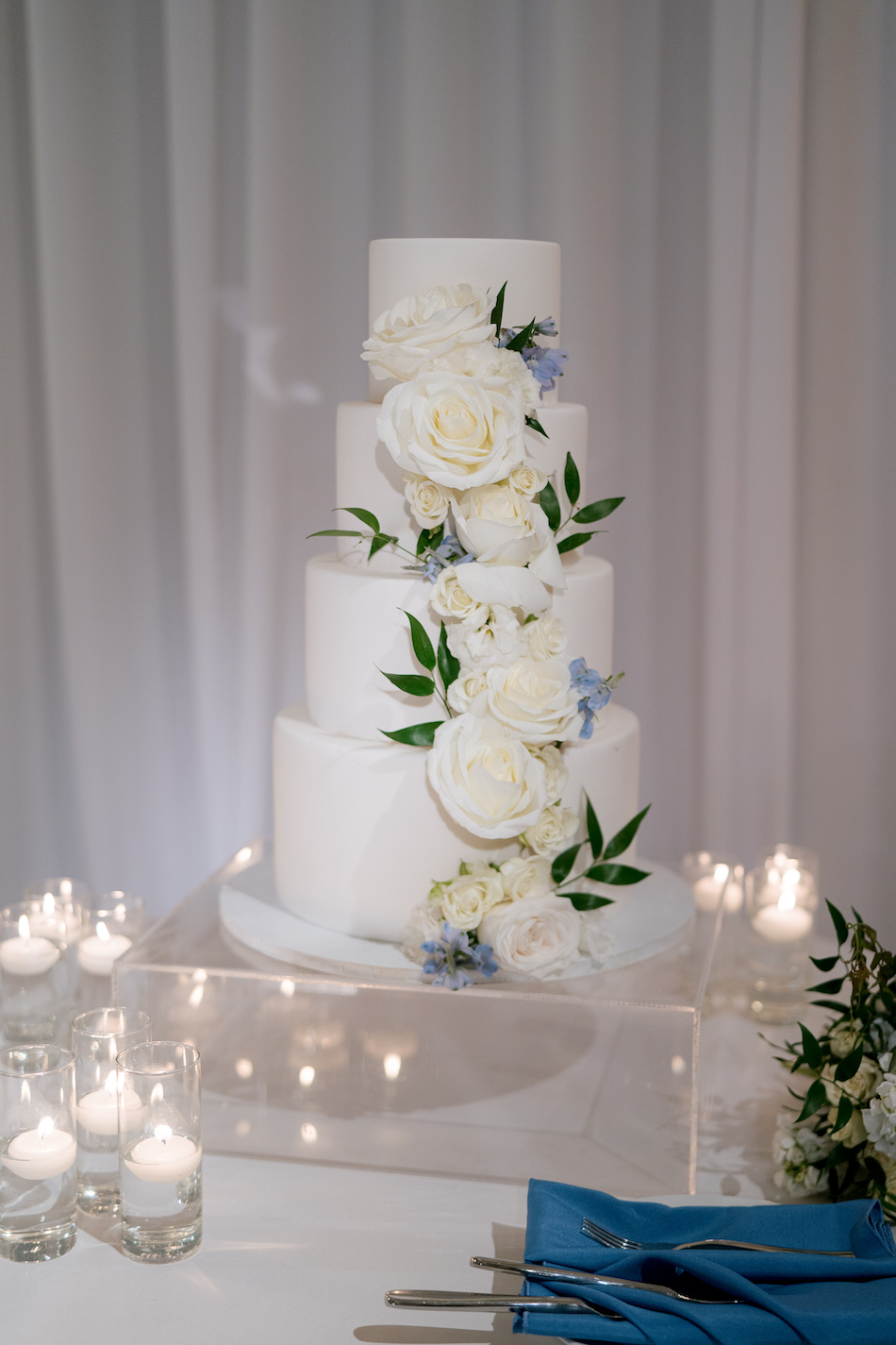 wedding cake, cake, luxury cake, floral design, florist, wedding florist, wedding flowers, orange county weddings, orange county wedding florist, orange county florist, orange county floral design, flowers by cina