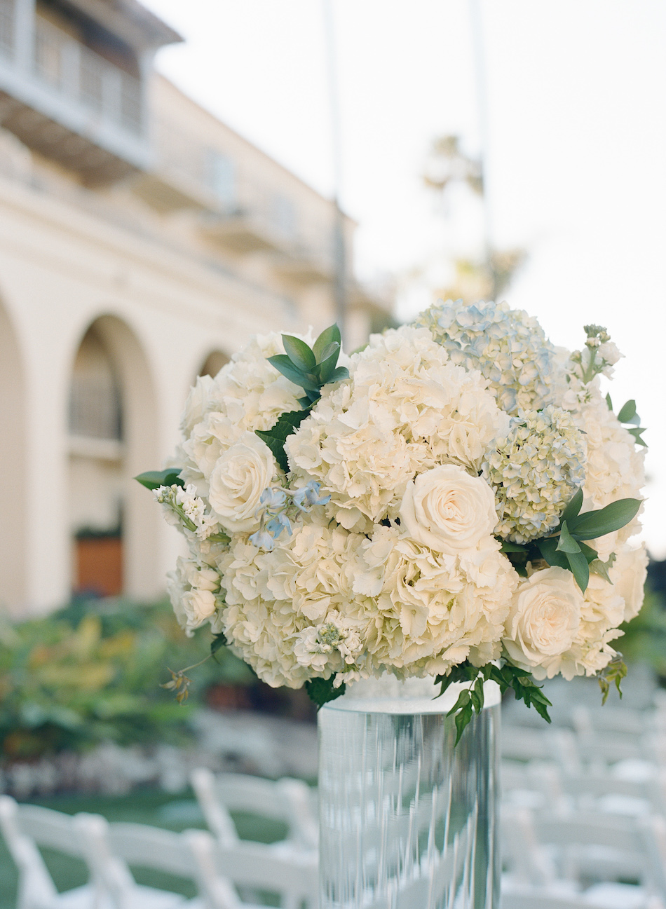 elevated florals, white florals, elevated white blooms, floral design, florist, wedding florist, wedding flowers, orange county weddings, orange county wedding florist, orange county florist, orange county floral design, flowers by cina