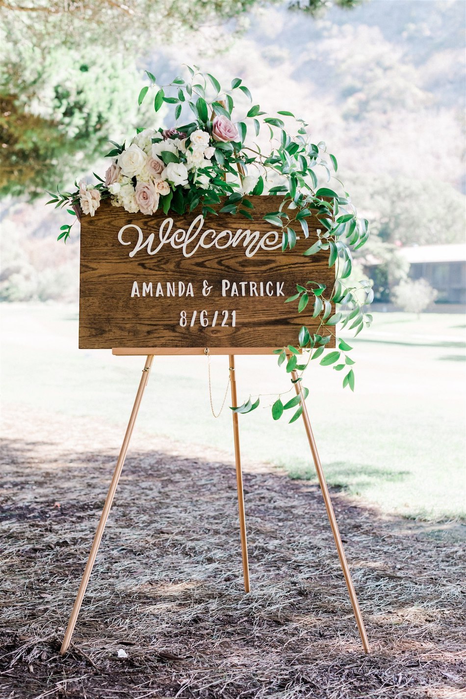 welcome sign, signage, floral-filled sign, floral design, florist, wedding florist, wedding flowers, orange county weddings, orange county wedding florist, orange county florist, orange county floral design, flowers by cina
