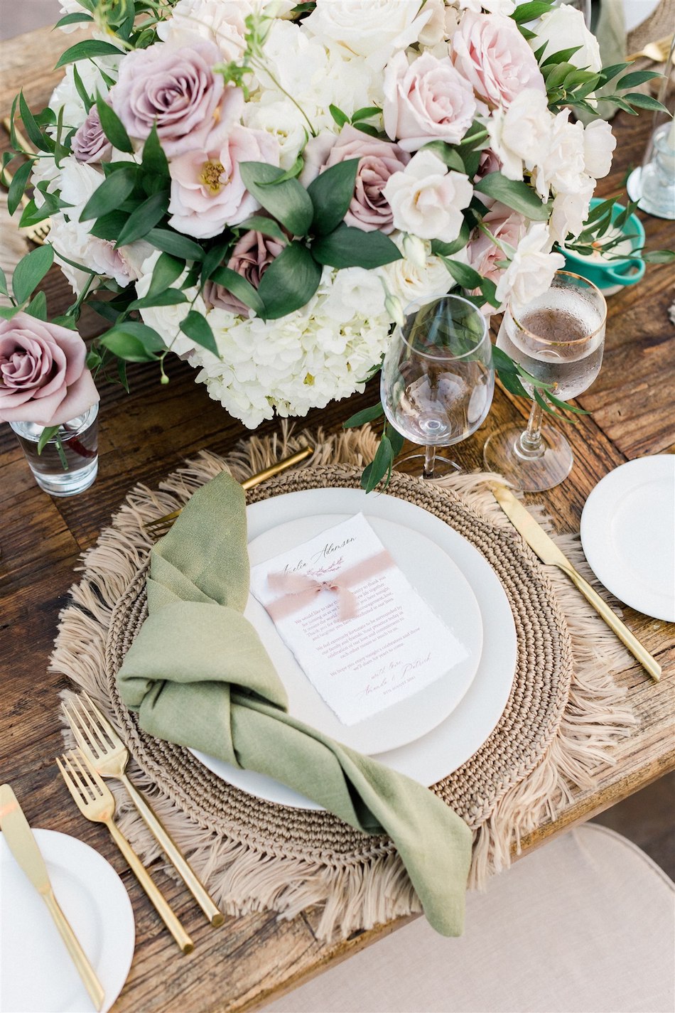 lavender centerpiece, purple florals, purple tabletop decor, floral design, florist, wedding florist, wedding flowers, orange county weddings, orange county wedding florist, orange county florist, orange county floral design, flowers by cina