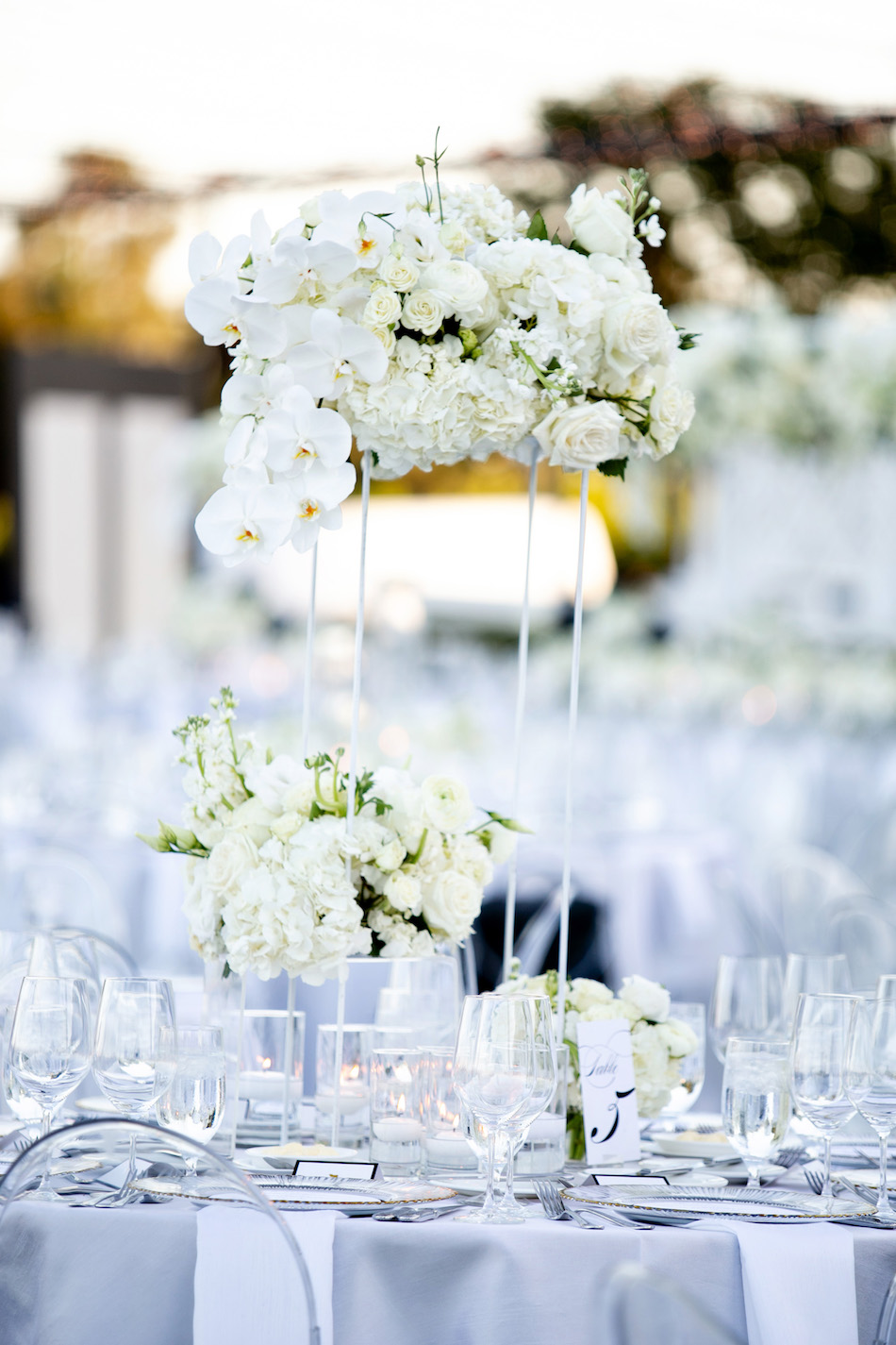 elevated florals, white centerpiece, raised centerpiece, floral design, florist, wedding florist, wedding flowers, orange county weddings, orange county wedding florist, orange county florist, orange county floral design, flowers by cina