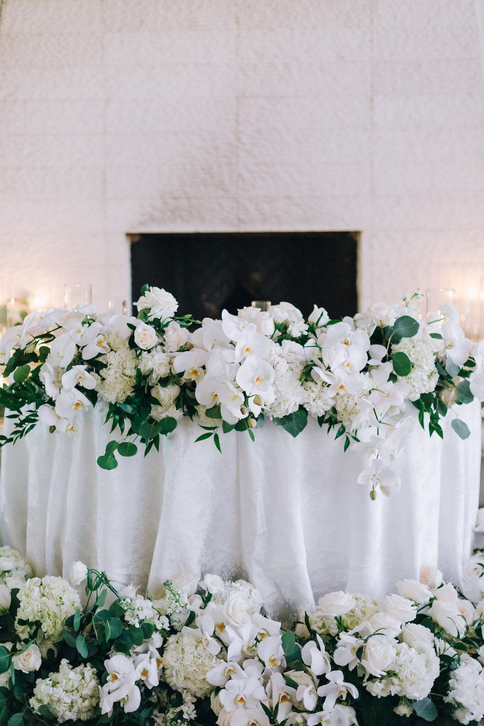 sweetheart table, white florals, white centerpiece, floral design, florist, wedding florist, wedding flowers, orange county weddings, orange county wedding florist, orange county florist, orange county floral design, flowers by cina