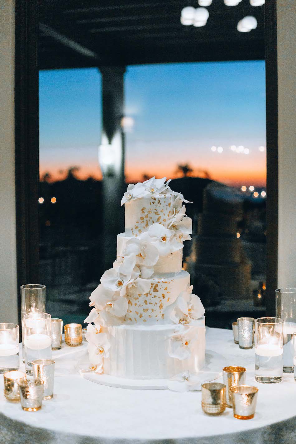 wedding cake, cake, white wedding cake, floral design, florist, wedding florist, wedding flowers, orange county weddings, orange county wedding florist, orange county florist, orange county floral design, flowers by cina