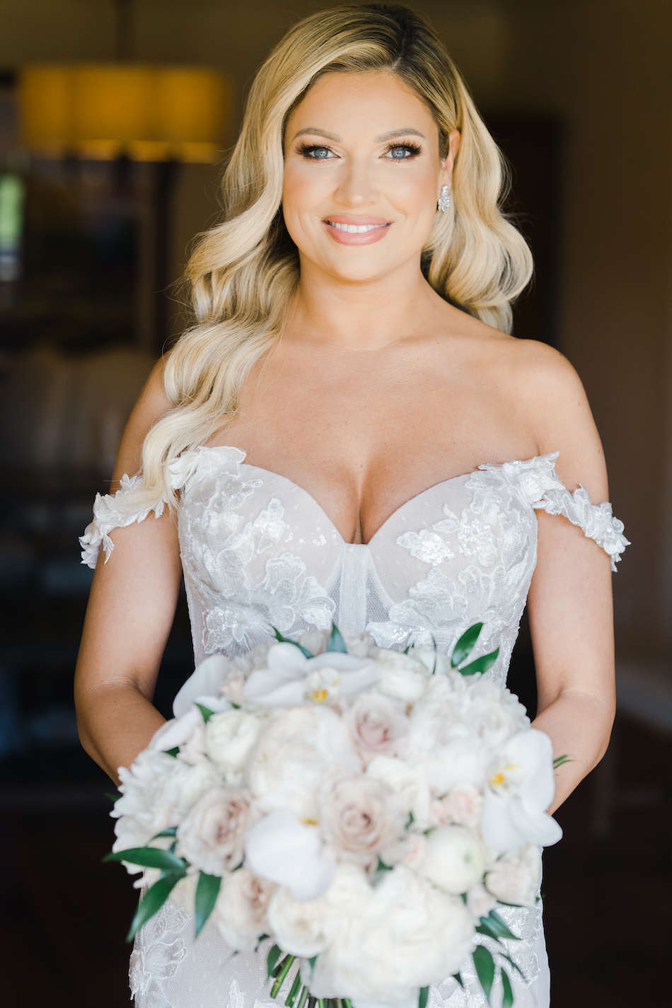 bride, bridal bouquet, blush bouquet, floral design, florist, wedding florist, wedding flowers, orange county weddings, orange county wedding florist, orange county florist, orange county floral design, flowers by cina