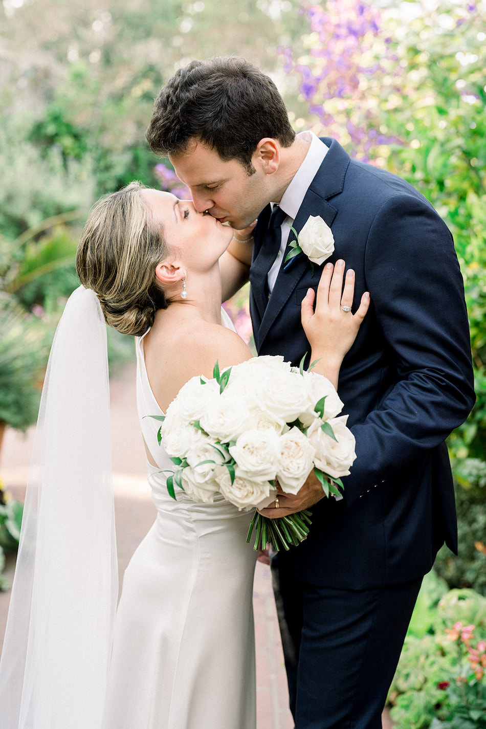 bride and groom, bridal bouquet, newlyweds, floral design, florist, wedding florist, wedding flowers, orange county weddings, orange county wedding florist, orange county florist, orange county floral design, flowers by cina