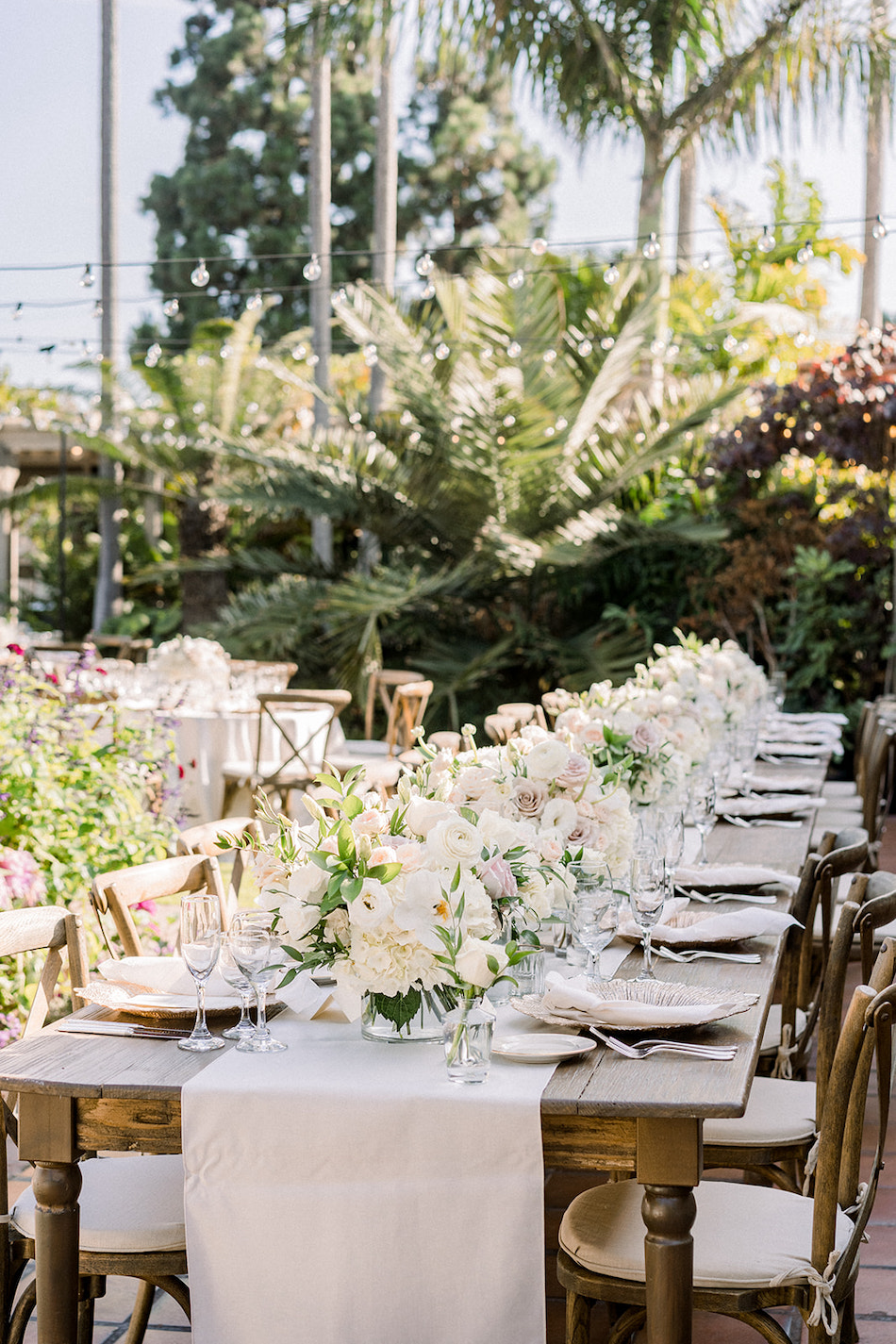 blush blooms, blush centerpiece, garden wedding, floral design, florist, wedding florist, wedding flowers, orange county weddings, orange county wedding florist, orange county florist, orange county floral design, flowers by cina