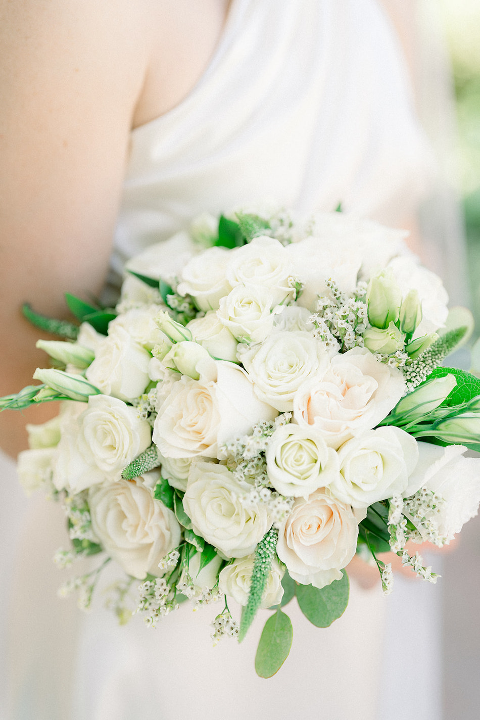 white bouquet, bridal bouquet, white florals, floral design, florist, wedding florist, wedding flowers, orange county weddings, orange county wedding florist, orange county florist, orange county floral design, flowers by cina