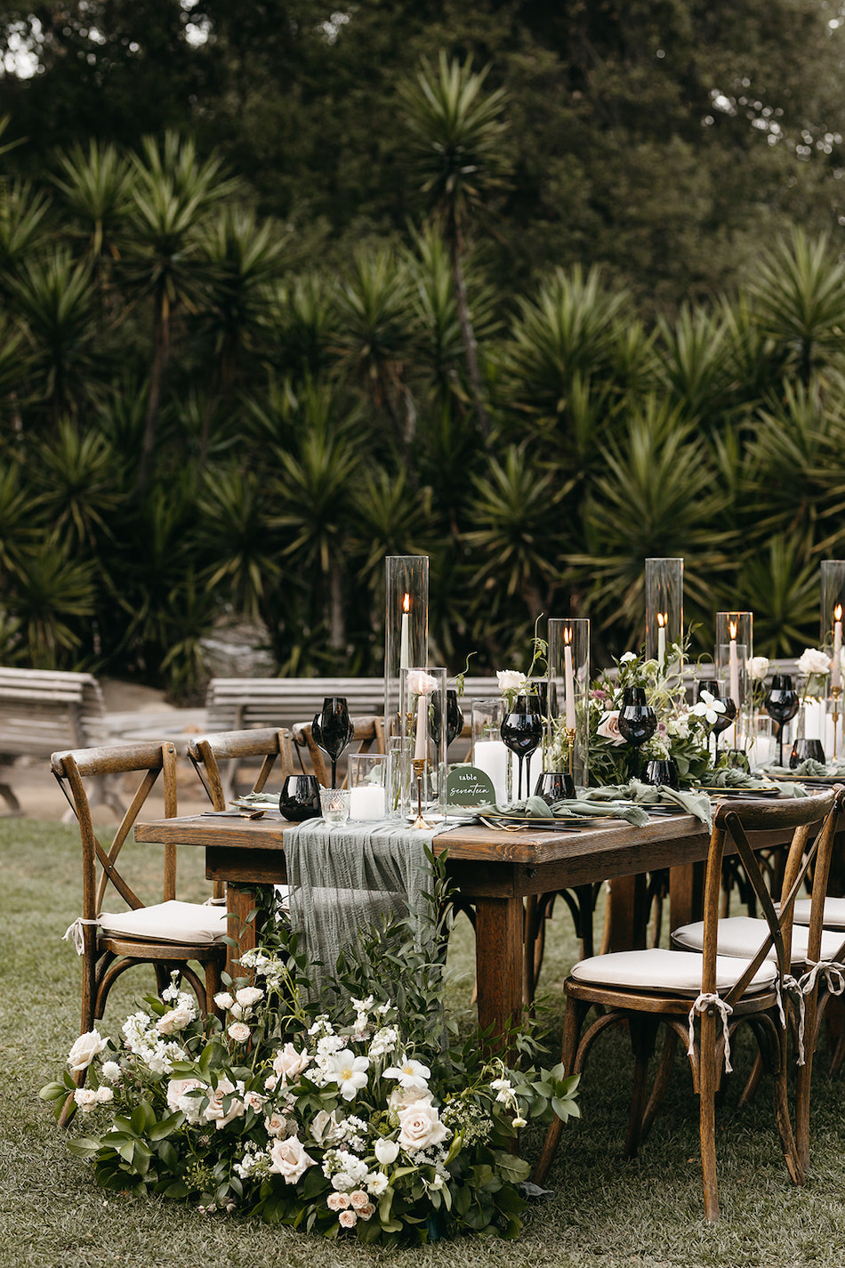 outdoor reception, reception florals, white florals, floral design, florist, wedding florist, wedding flowers, orange county weddings, orange county wedding florist, orange county florist, orange county floral design, flowers by cina