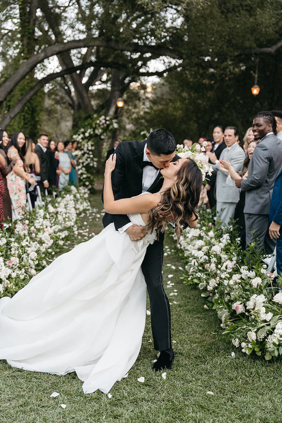 first kiss, just married, dip kiss, floral design, florist, wedding florist, wedding flowers, orange county weddings, orange county wedding florist, orange county florist, orange county floral design, flowers by cina