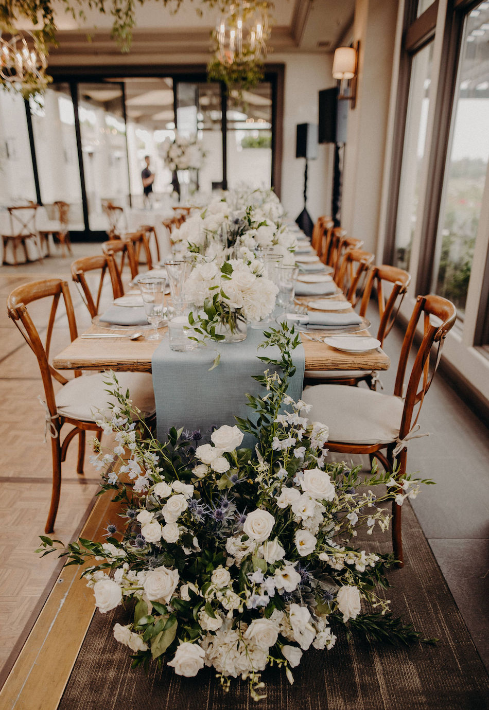 blue tablerunner, white centerpiece, rustic tablescape, floral design, florist, wedding florist, wedding flowers, orange county weddings, orange county wedding florist, orange county florist, orange county floral design, flowers by cina