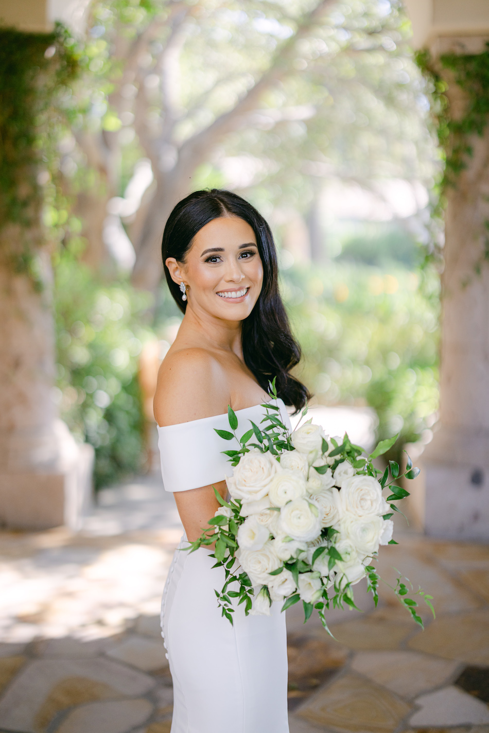 floral design, florist, wedding florist, wedding flowers, orange county weddings, orange county wedding florist, orange county florist, orange county floral design, flowers by cina, bridal bouquet, white bouquet, bride