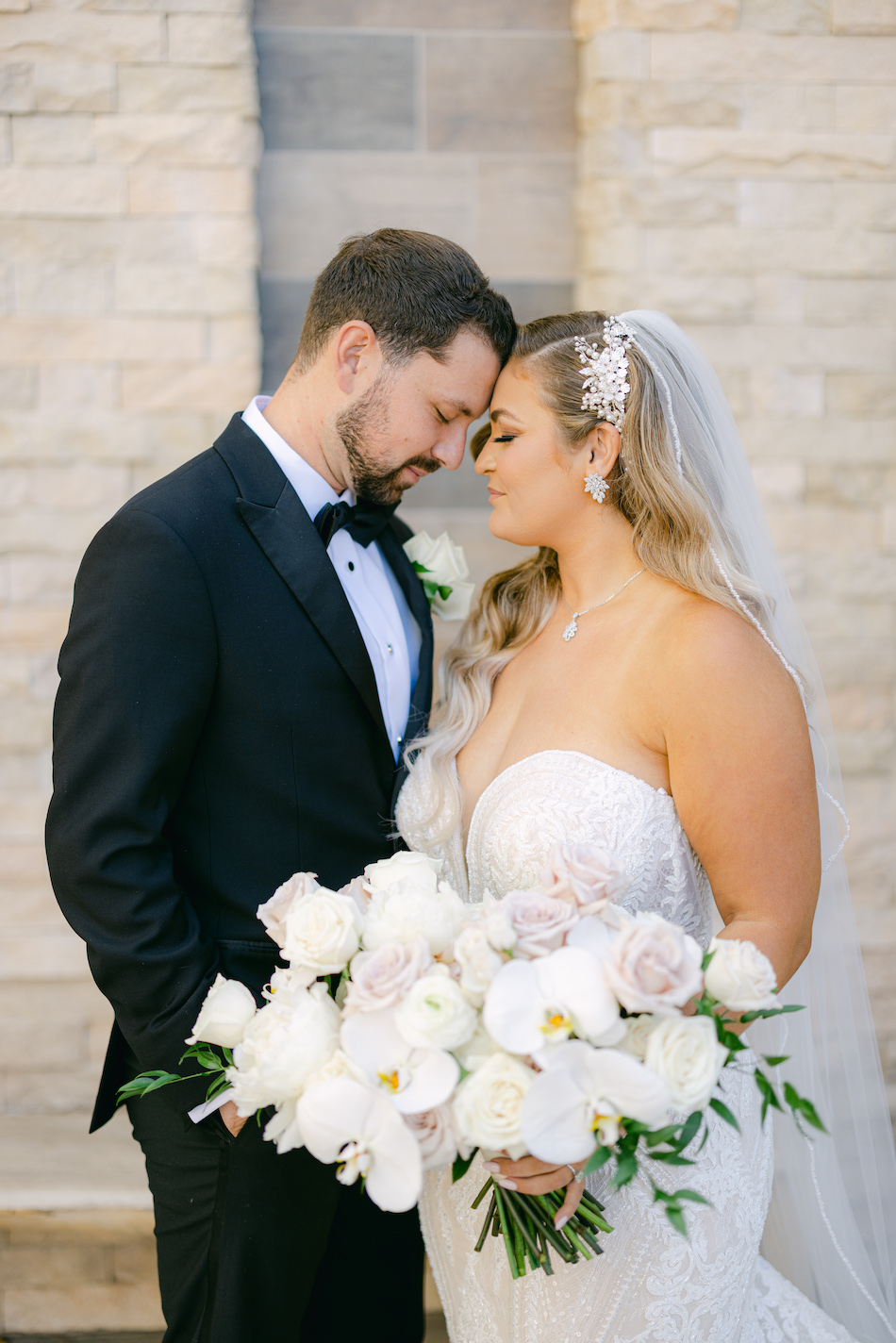 bride and groom, brial bouquet, blush blooms, floral design, florist, wedding florist, wedding flowers, orange county weddings, orange county wedding florist, orange county florist, orange county floral design, flowers by cina