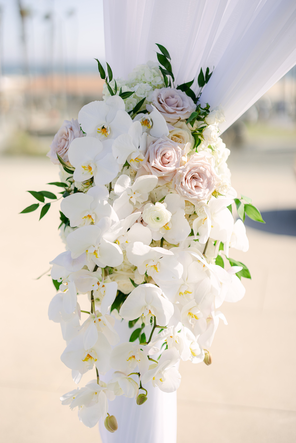 ceremony florals, ceremony arch, wedding florals, floral design, florist, wedding florist, wedding flowers, orange county weddings, orange county wedding florist, orange county florist, orange county floral design, flowers by cina