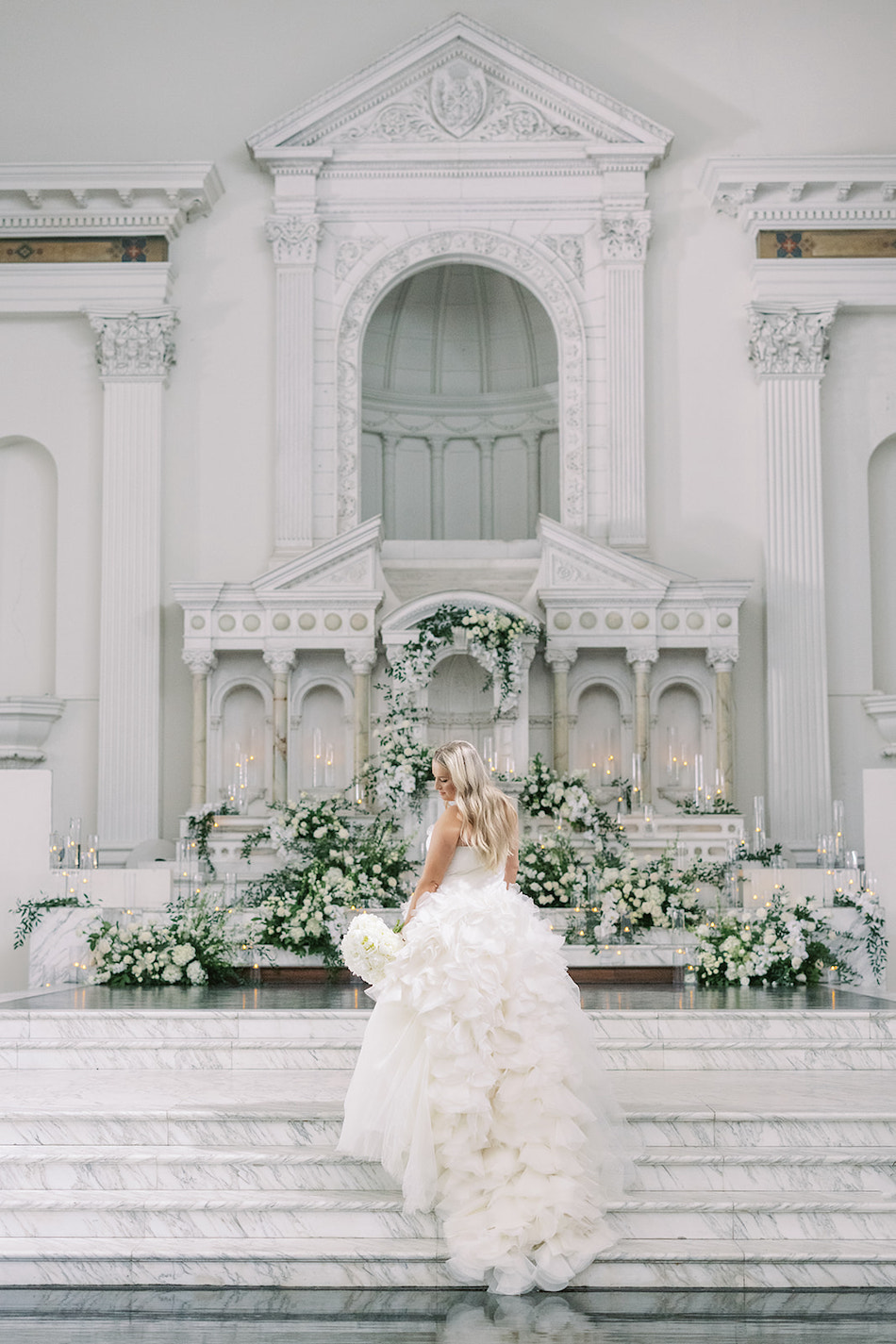 white ceremony florals, white blooms, bride, floral design, florist, wedding florist, wedding flowers, orange county weddings, orange county wedding florist, orange county florist, orange county floral design, flowers by cina