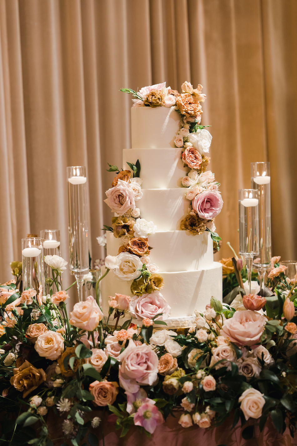 floral design, florist, wedding florist, wedding flowers, orange county weddings, orange county wedding florist, orange county florist, orange county floral design, flowers by cina, wedding cake, blush reception florals, mauve reception decor