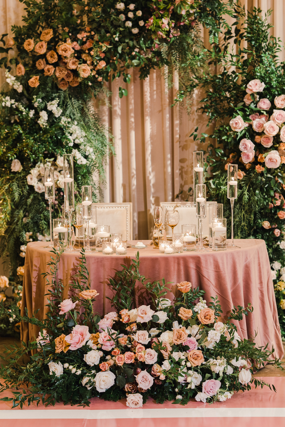 floral design, florist, wedding florist, wedding flowers, orange county weddings, orange county wedding florist, orange county florist, orange county floral design, flowers by cina, sweetheart table, blush sweetheart table, blush and gold decor